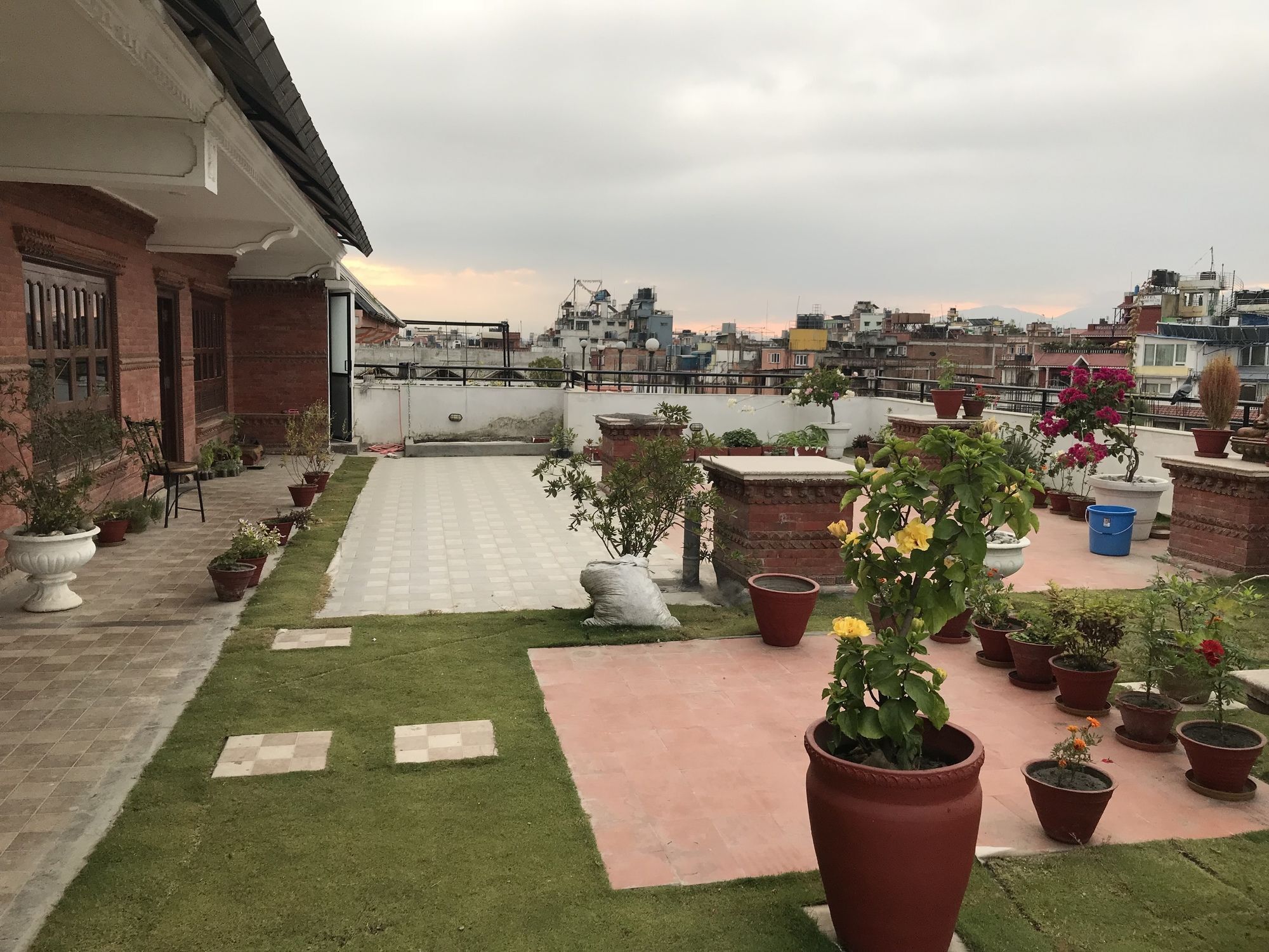 DOM Himalaya Hotel Kathmandu Bagian luar foto