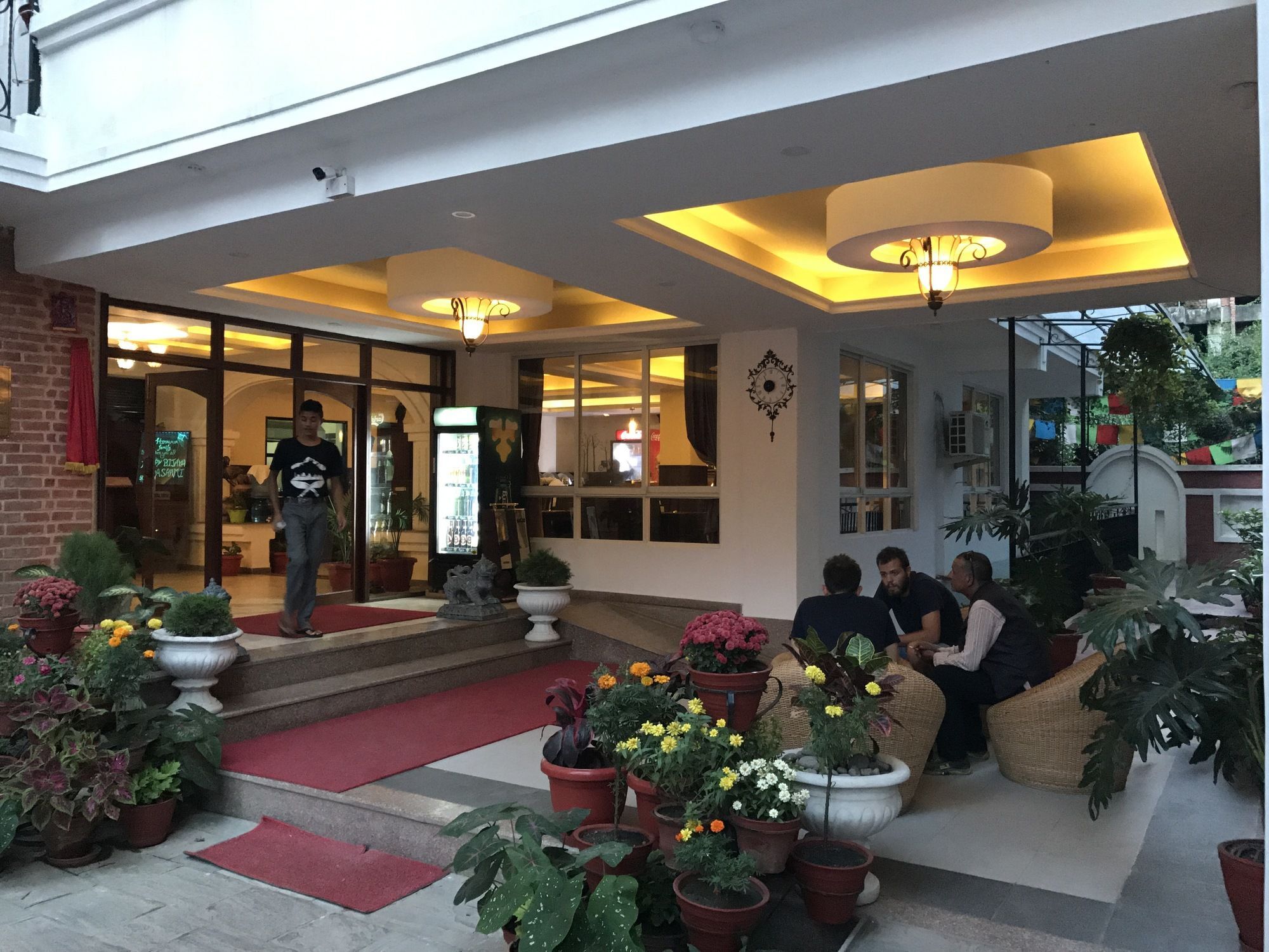 DOM Himalaya Hotel Kathmandu Bagian luar foto