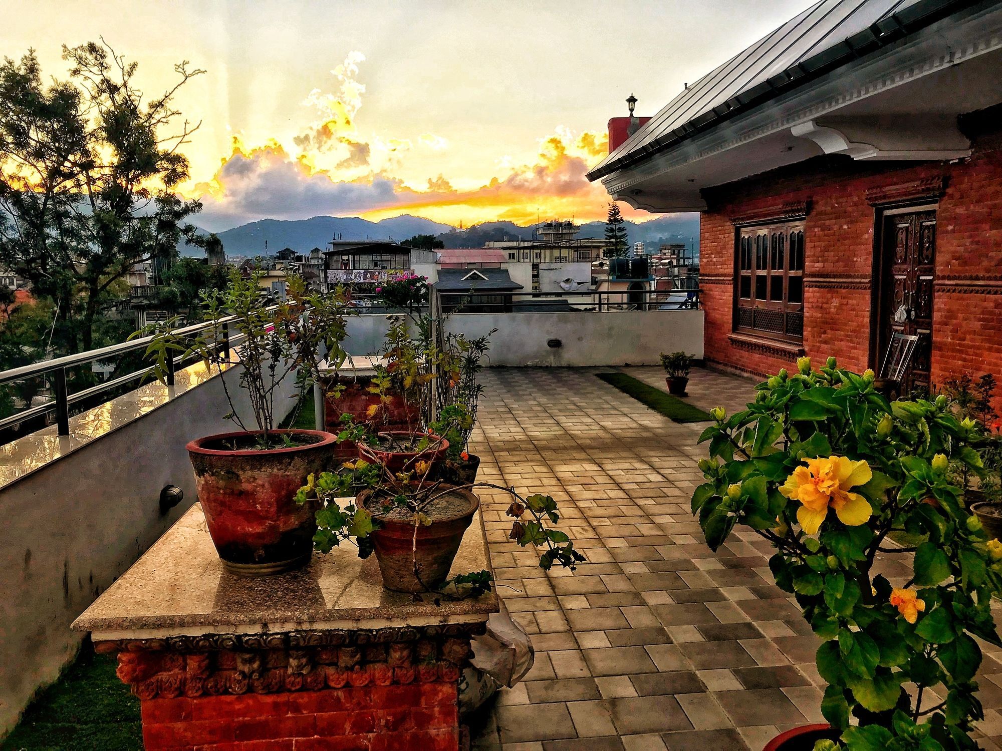 DOM Himalaya Hotel Kathmandu Bagian luar foto